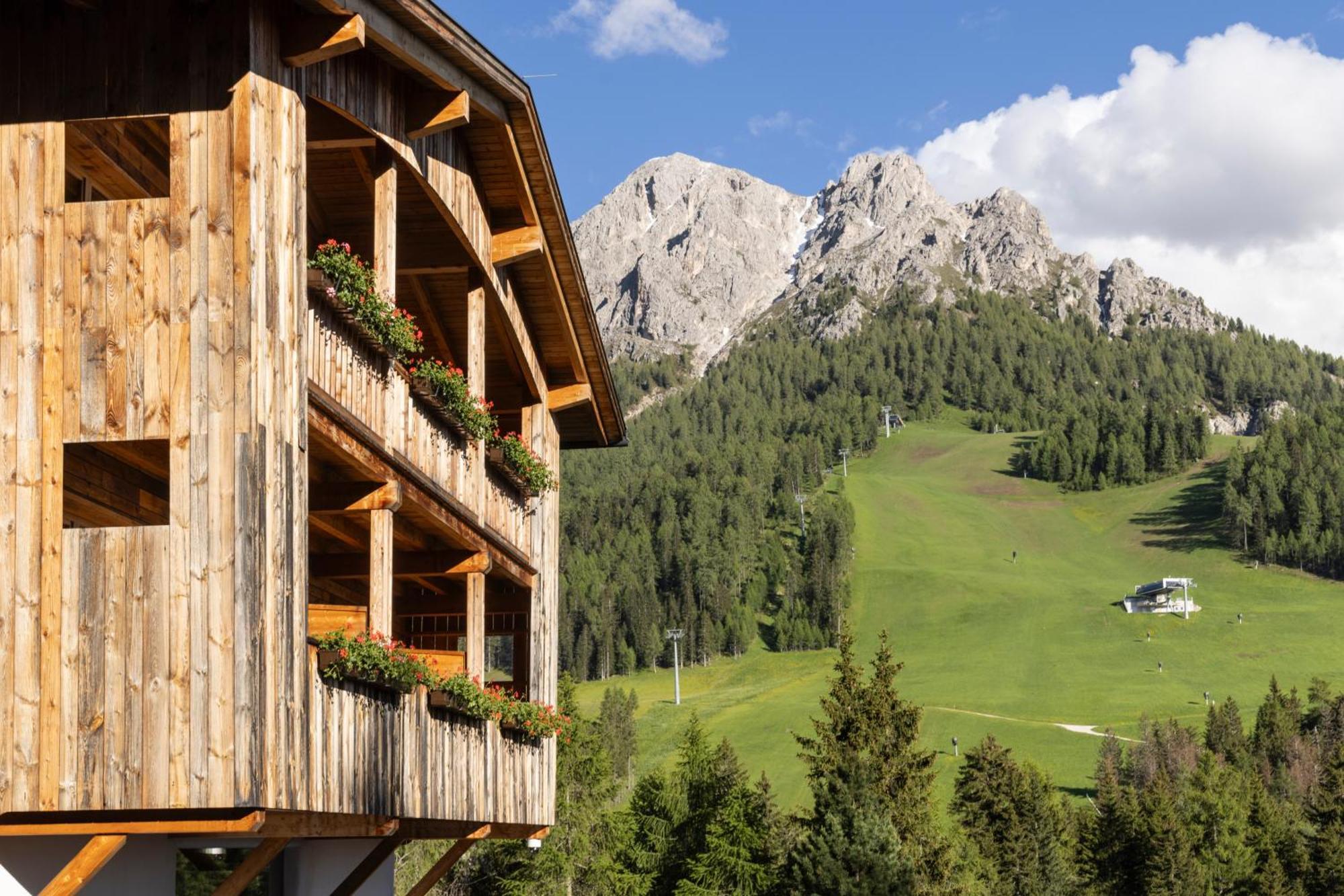 Alpine Hotel Gran Foda' San Vigilio Di Marebbe Esterno foto