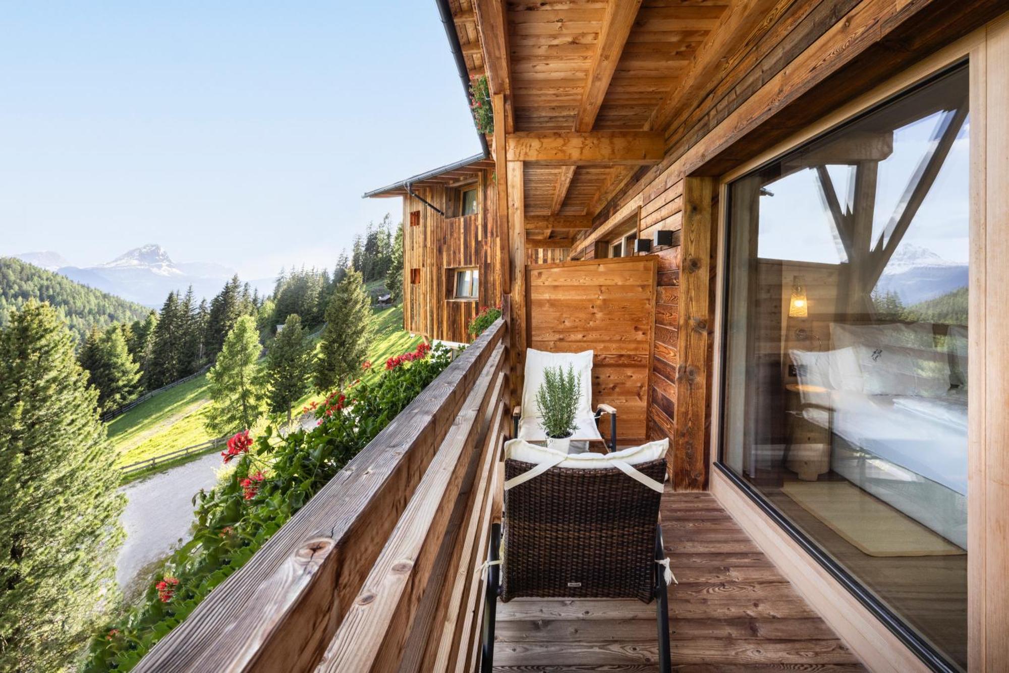 Alpine Hotel Gran Foda' San Vigilio Di Marebbe Esterno foto